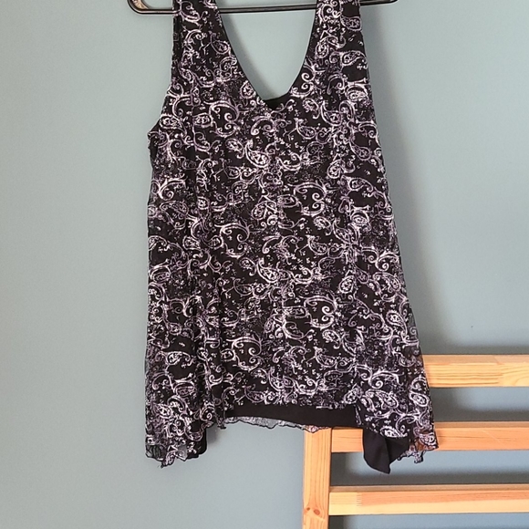 Tops - Paisley sleeveless top